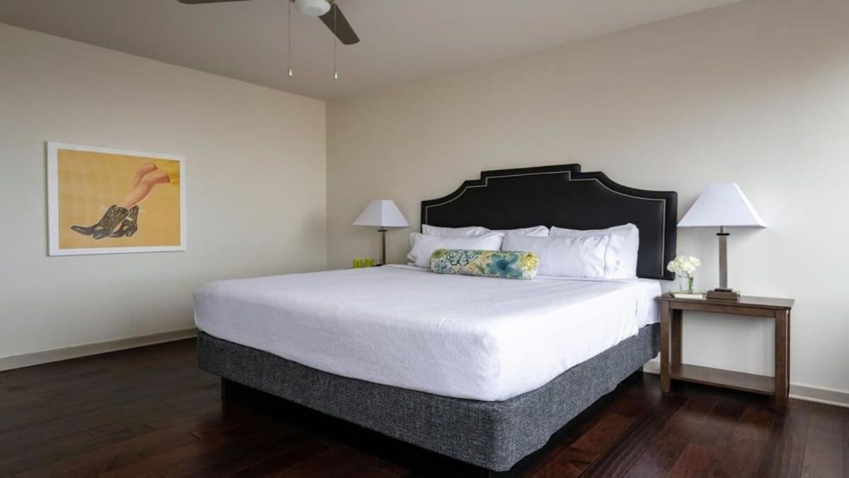 26Th Fl Bold Cozysuites With Pool, Gym ダラス エクステリア 写真