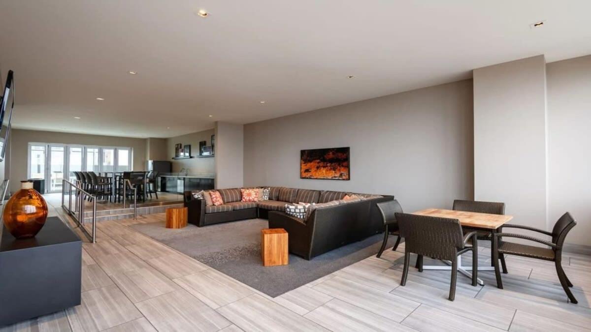 26Th Fl Bold Cozysuites With Pool, Gym ダラス エクステリア 写真
