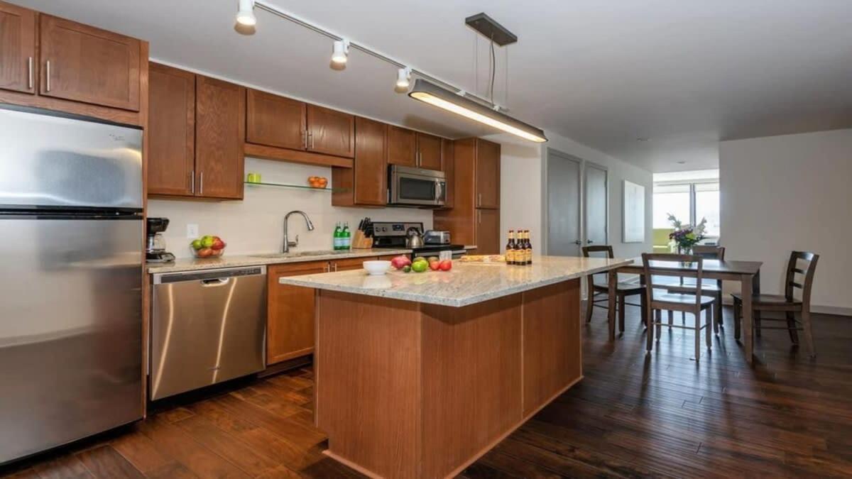 26Th Fl Bold Cozysuites With Pool, Gym ダラス エクステリア 写真