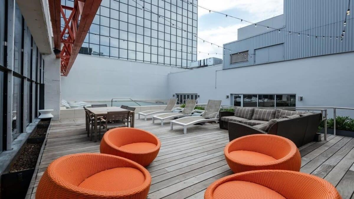 26Th Fl Bold Cozysuites With Pool, Gym ダラス エクステリア 写真